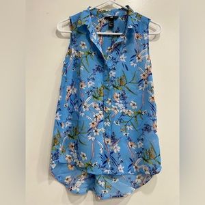 Sleeveless collared blouse